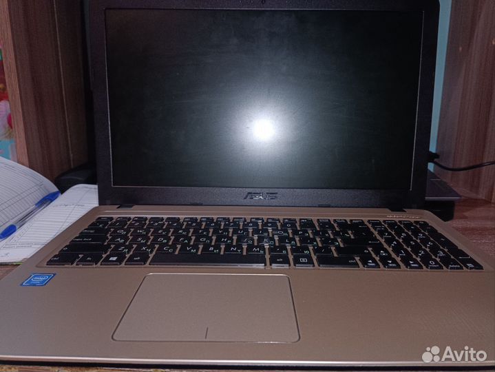 Ноутбук asus