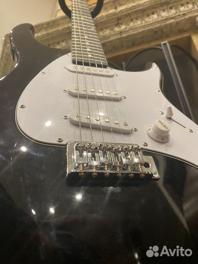 Электрогитара