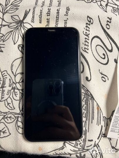 Телефон iPhone 11