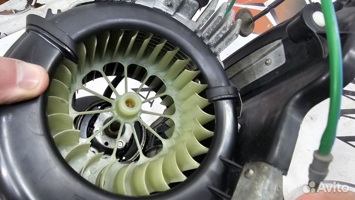 Мотор печки в сборе на Mercedes-Benz R129 SL