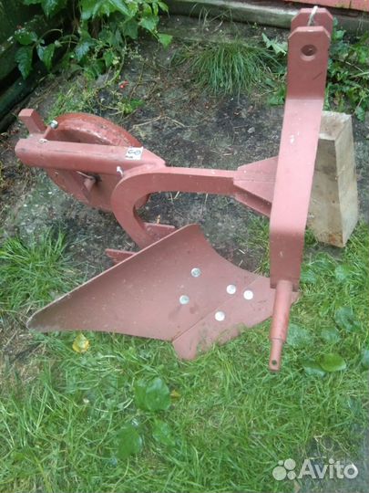 Плуг однокорпусный