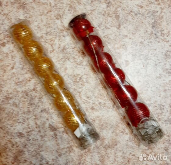 Гирлянда редкая, шары светящиеся