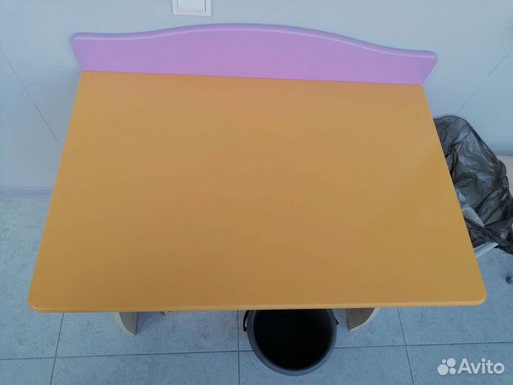 Детская мебель бу (шкаф и стол)