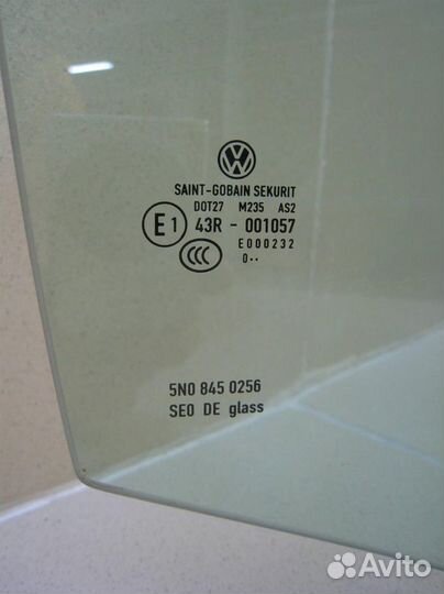 Стекло заднее правое volkswagen Tiguan (5N1) 2011