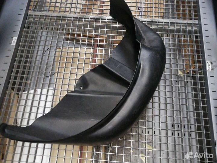 Локер задний правый рено сандеро 7711547132