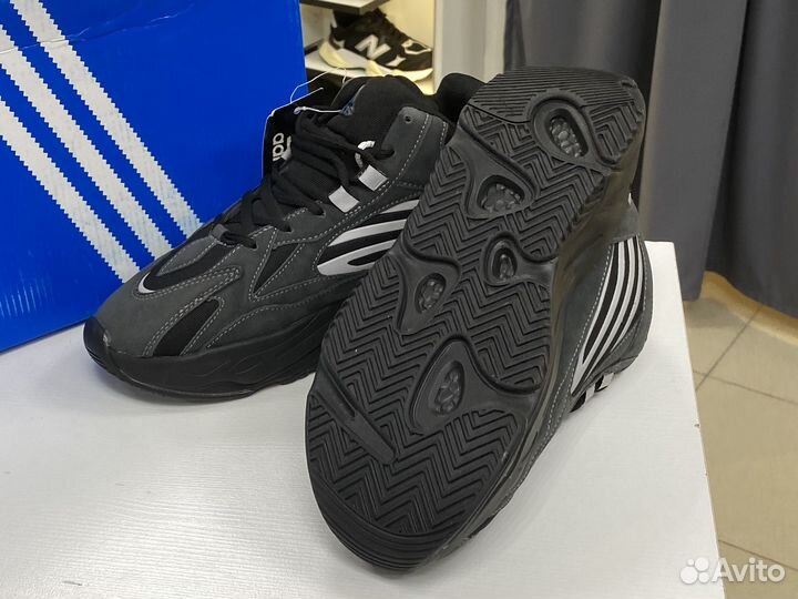 Кроссовки зимние мужские Adidas Yeezy 700