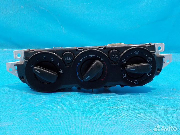 Блок управления печкой Ford Focus 2 2005-2011