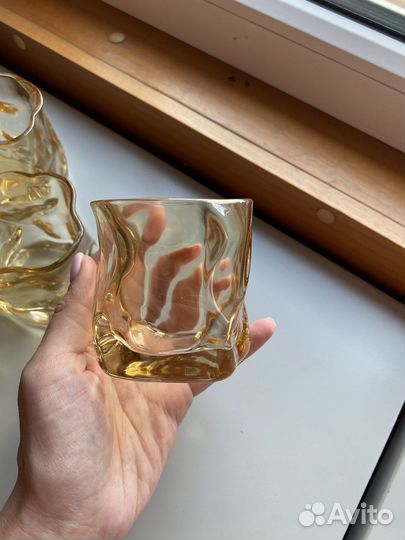 Стаканы новые из цветного стекла