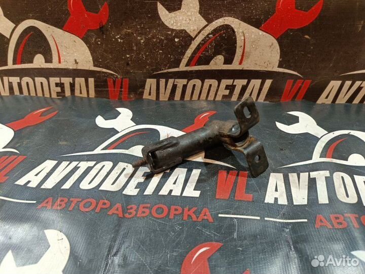 Кронштейн бампера передний правый Kia Sorento BL