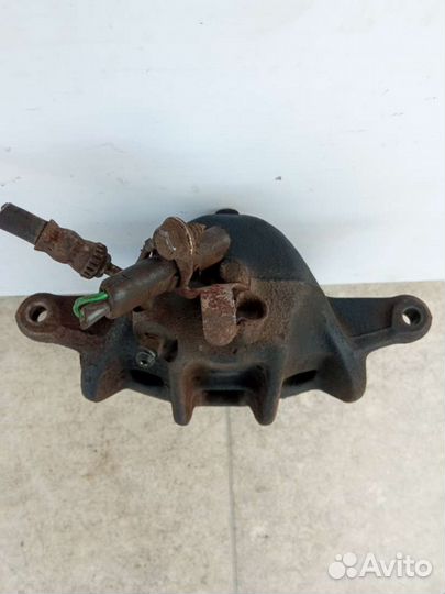 Суппорт тормозной передний правый Peugeot 806