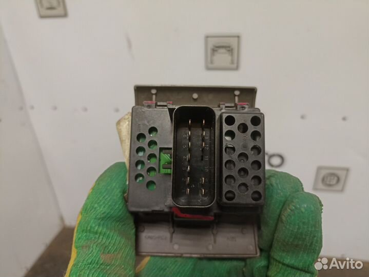 Блок управления стеклоподъемниками Chrysler PT Cru