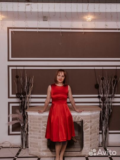 Платье шелковое красное в стиле 60-х