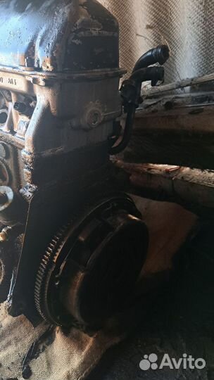 Двигатель 2121