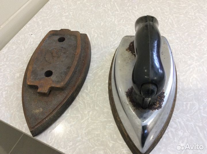 Утюг старинный