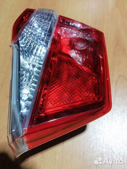 Фонарь задний правый внутренний Toyota Camry V50