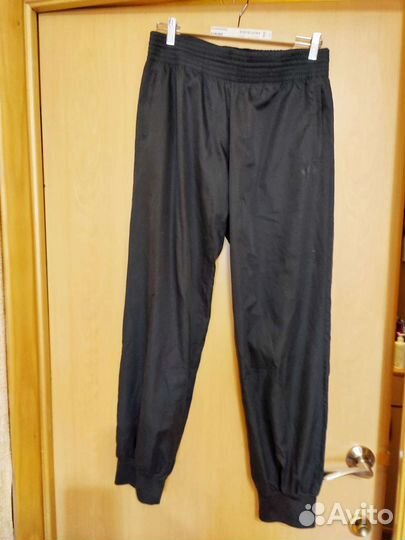 Фирменные спортивные брюки adidas