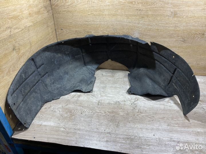 Подкрылок задний левый Ford Focus 2 1704441