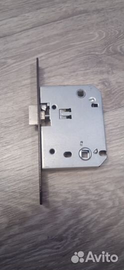 Дверная ручка с замком