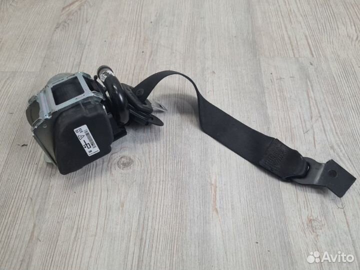 Ремень безопасности с пиропатроном задний правый