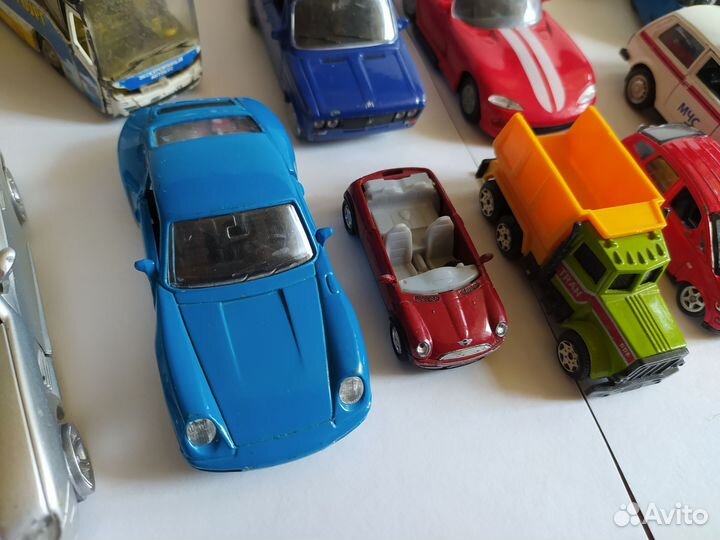 Модели машин пакетом 16 штук