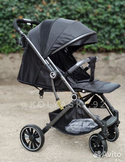 Прогулочная коляска Luxmom 525 перекидная ручка