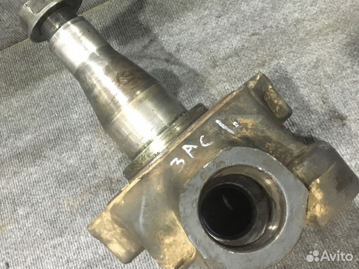 Кулак поворотный передний Мерседес Актрос W932