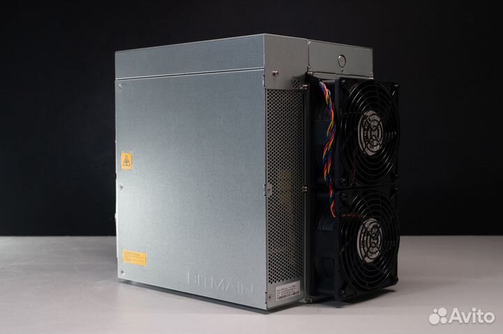 Asic-майнер Bitmain Antminer S21 200TH/s