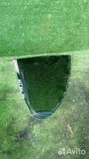 Стекло двери задней левой (форточка) Renault Megan