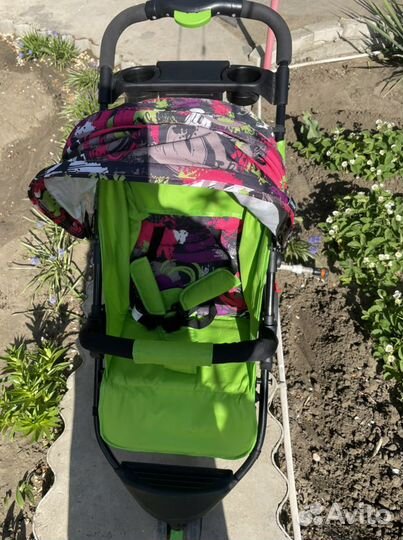 Коляска прогулочная