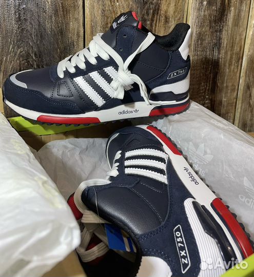 Кроссовки зимние adidas zx750