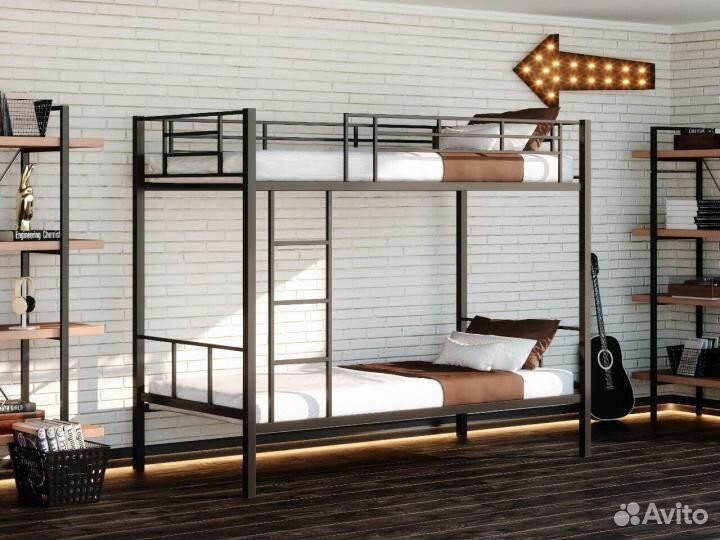Двухъярусная кровать металлическая