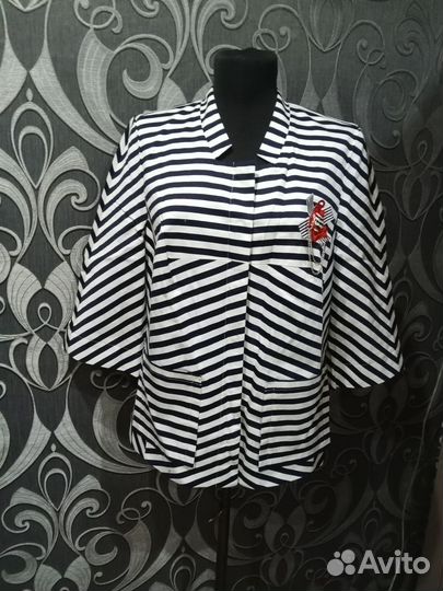 Костюмы и платья