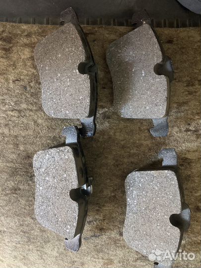 Колодки тормозные передние Textar 2022401