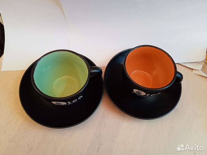 Набор из двух чашек с блюдцами