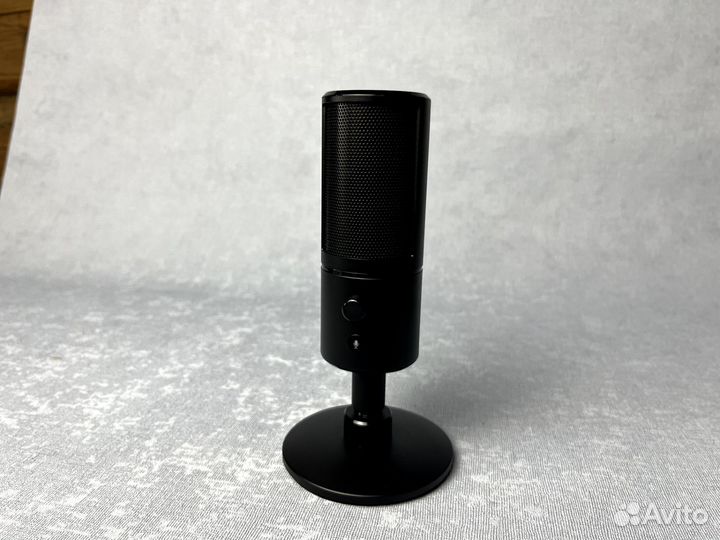 Микрофон Razer Seiren x