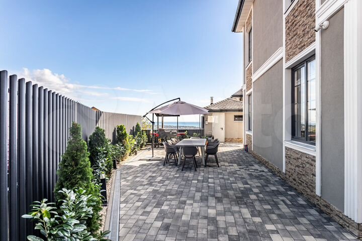 Дом 180 м² на участке 4 сот.