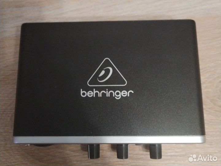 Внешняя звуковая карта behringer