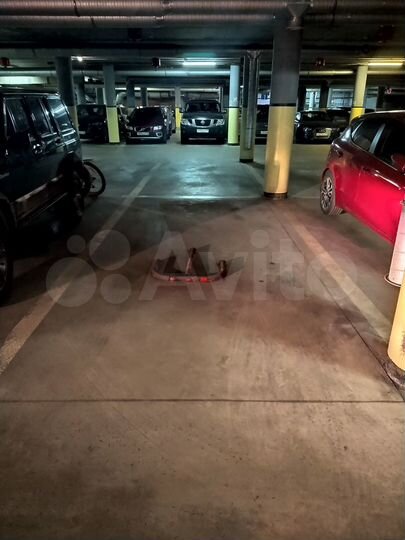 Машиноместо, 14 м²