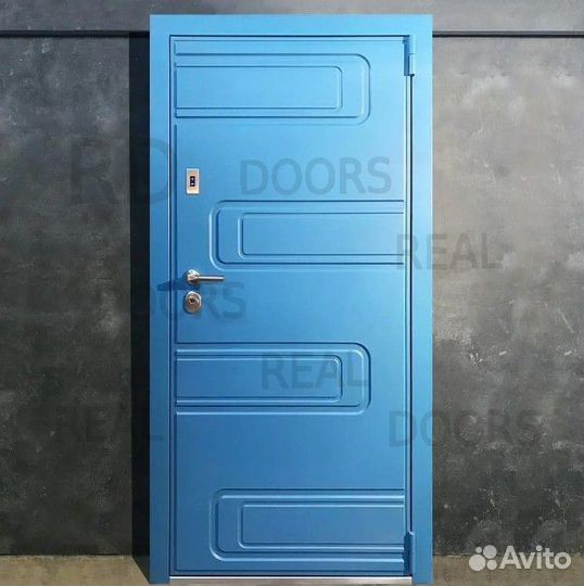 Входная дверь с электронным замком в квартиру