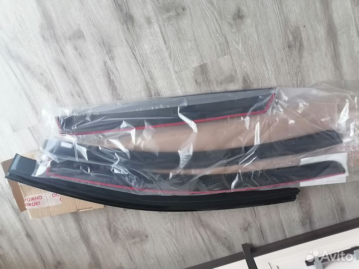 Молдинги на Ford Focus 2 хэтчбек