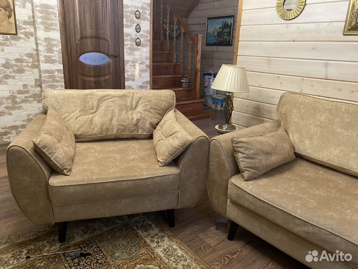 Диван с креслом
