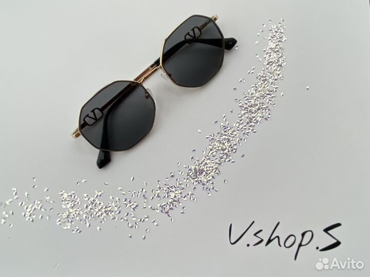 Солнцезащитные очки Valentino polaroid женские