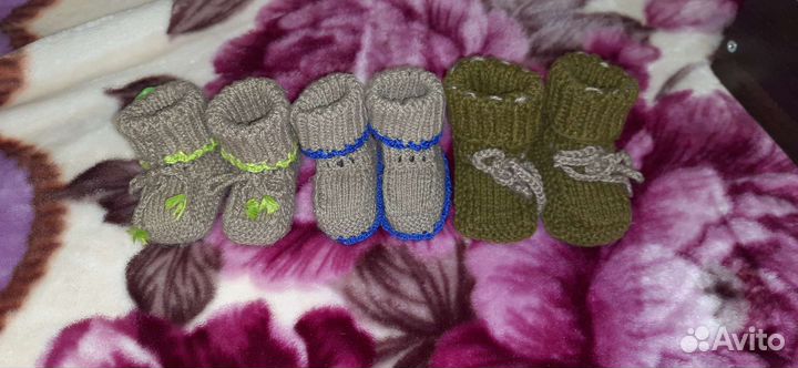 Пинетки и варежки вязаные