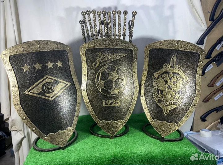 Подставка под шампуры Щит