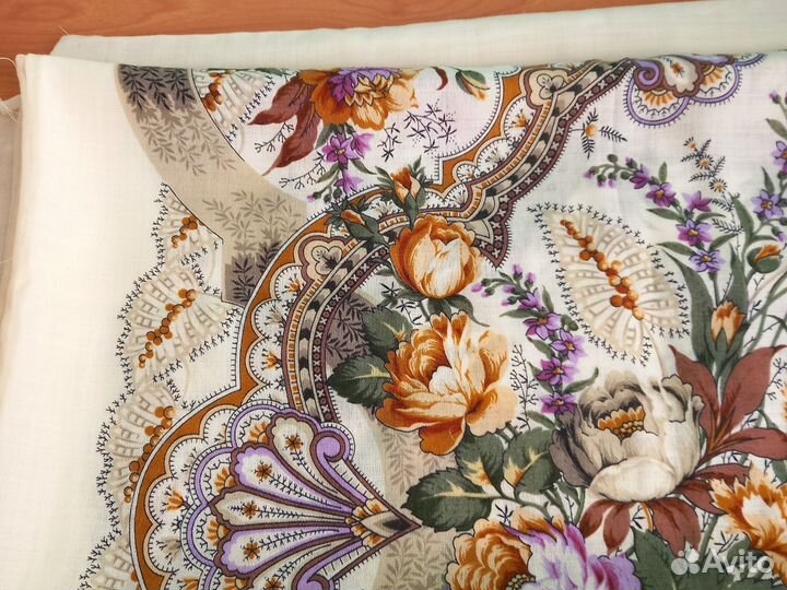 Платок павловопосадский шерстяной