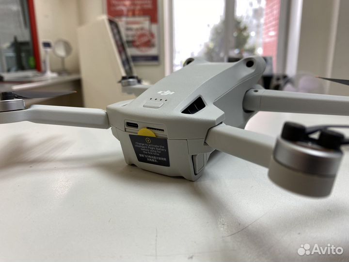 Квадрокоптер DJI Mini 3 Pro