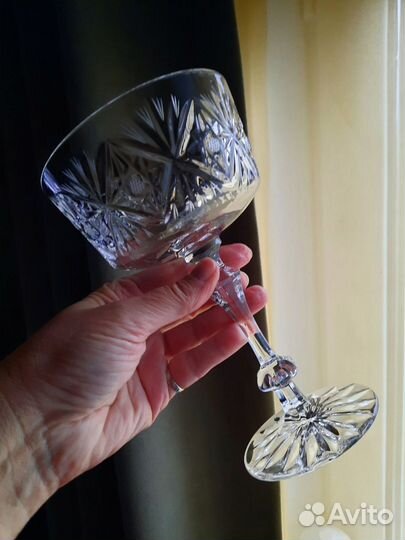 Хрустальная ваза