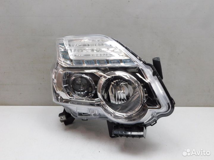 Фара правая Nissan X-Trail