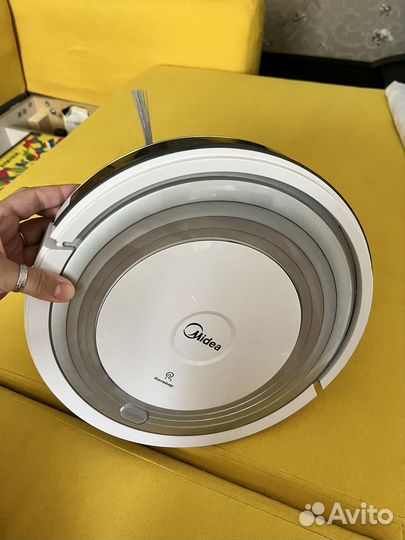 Робот пылесос midea