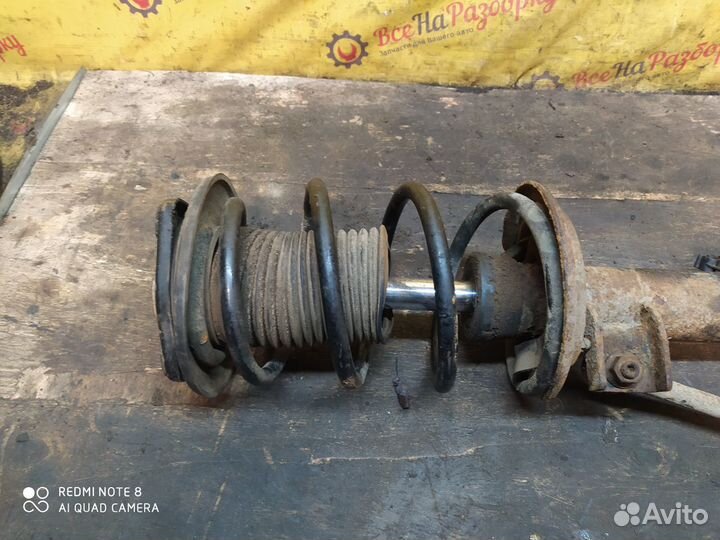 Стойка передняя правая Mercedes-Benz W203